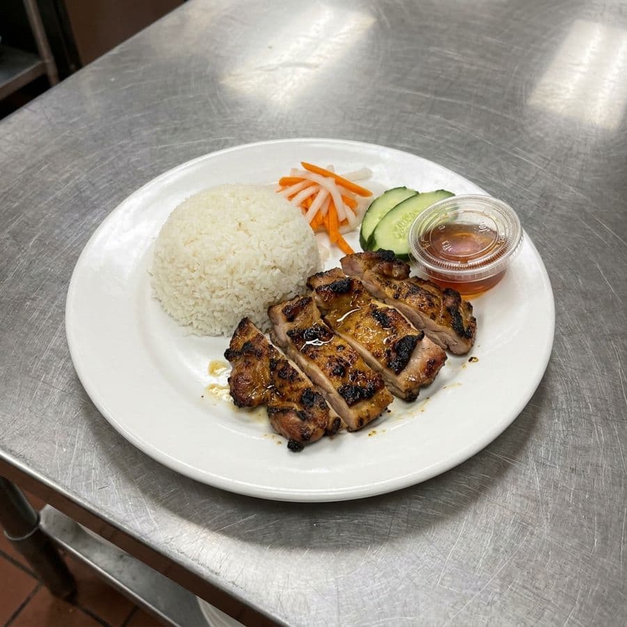 Grilled Chicken with Steamed Rice (Cơm Thịt Nướng)