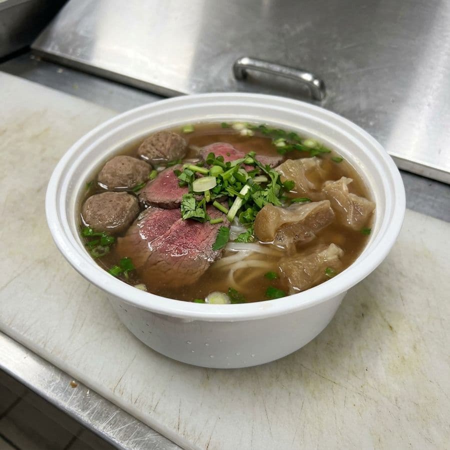 Special Beef Noodle Soup (Phở Đặc Biệt)