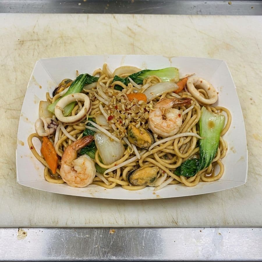 Stir Fried Lemongrass Seafood Chow Mein