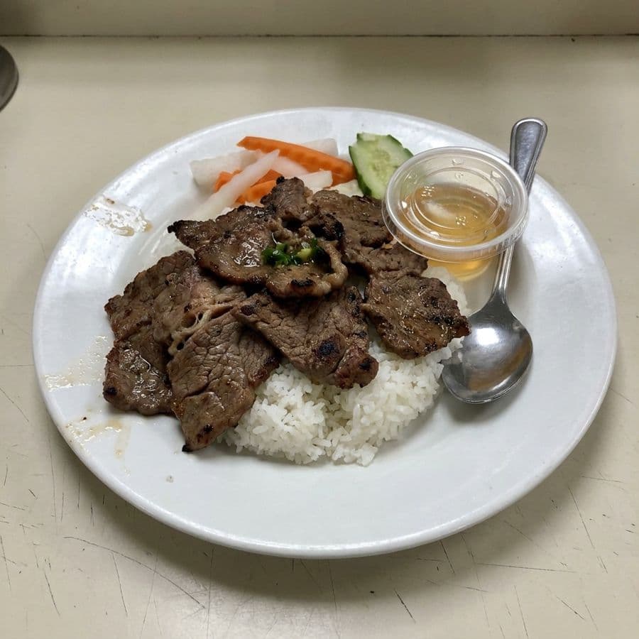 Grilled Beef with Steamed Rice (Cơm Thịt Nướng)