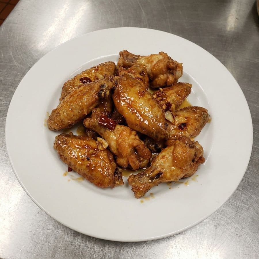 Fish Sauce & Butter Chicken Wings (8 pcs) (Nước Mắm Cánh Gà)
