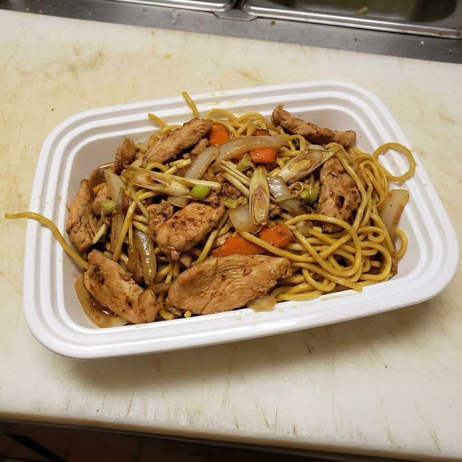 Stir Fried Lemongrass Chicken Chow Mein