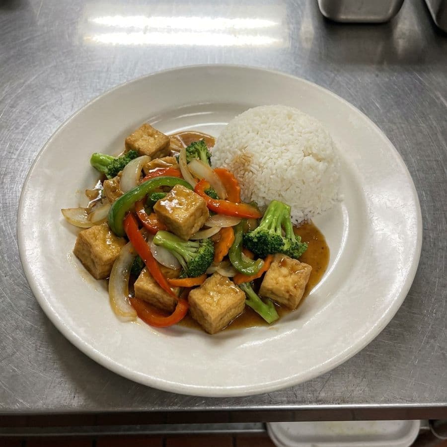 Stir Fried Tofu with Steamed Rice (Tàu Hu Xào)